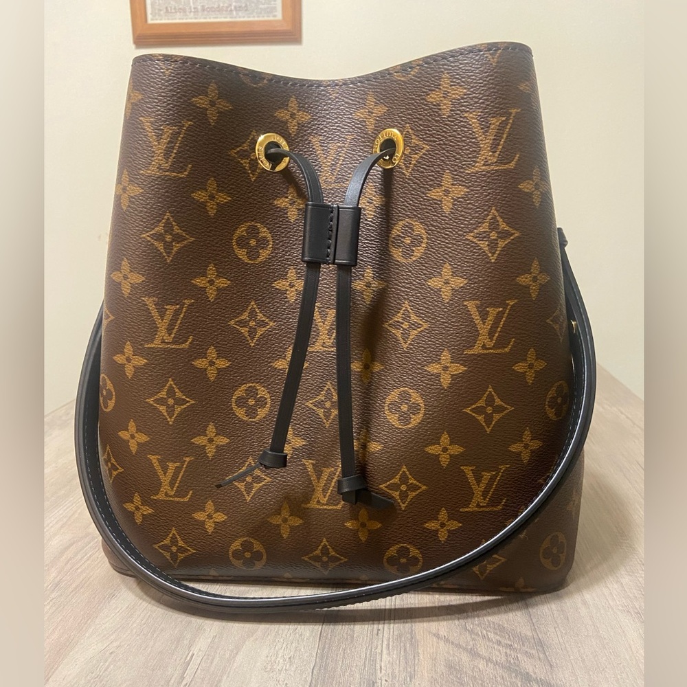 Louis Vuitton NéoNoé MM Bag